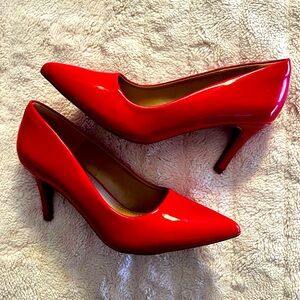 Dream Paris high heels size 7 NEVER WORN!